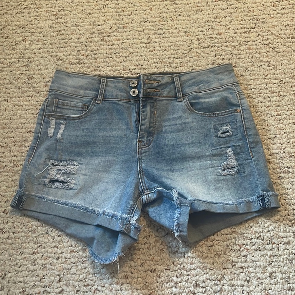 Vanilla Star, US size 9, mid-rise denim shorts with rips
